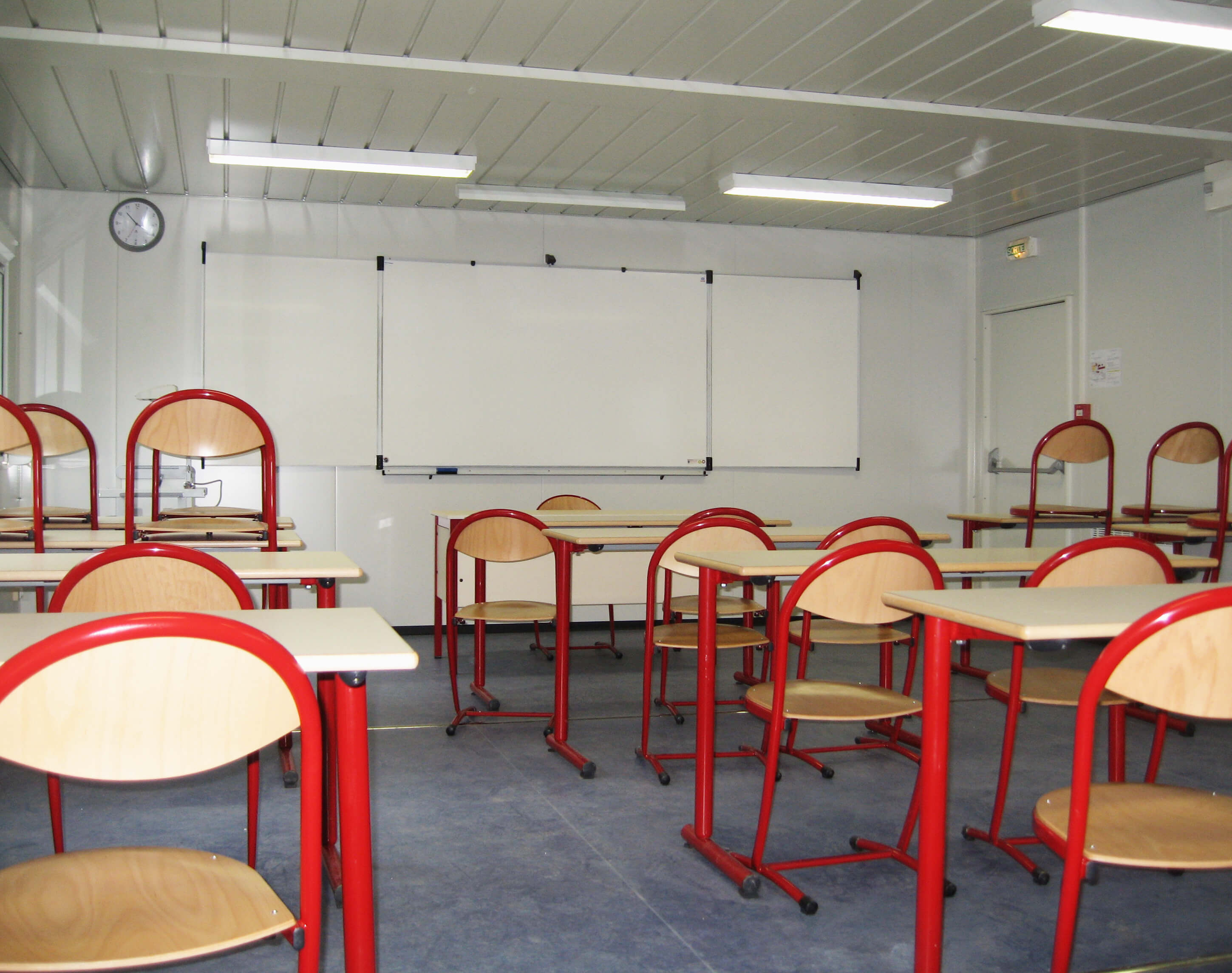Salle de classe modulaire louée par Petit Location pour une école